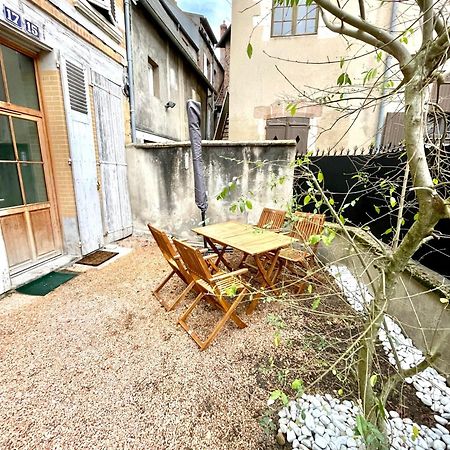 La Maison Des Cours - Wifi - Centre Ville Мулен Экстерьер фото