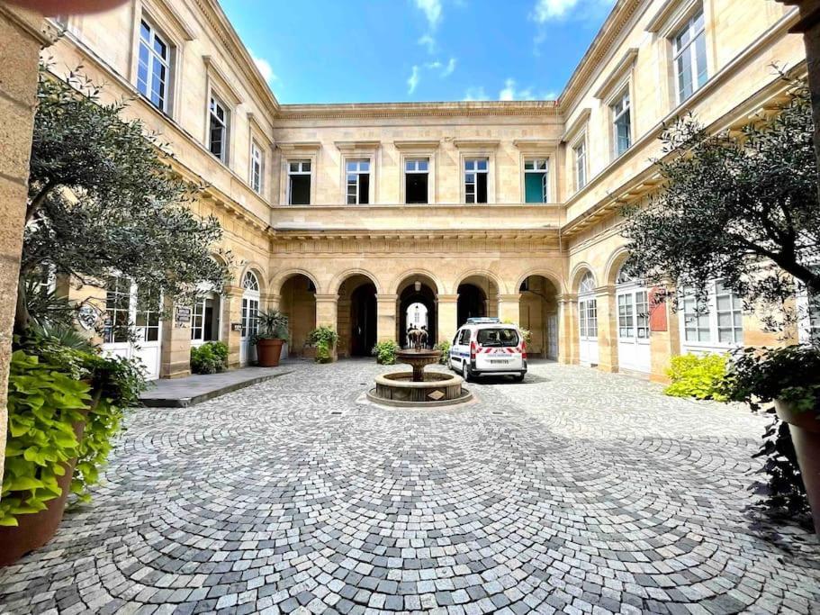 La Maison Des Cours - Wifi - Centre Ville Мулен Экстерьер фото